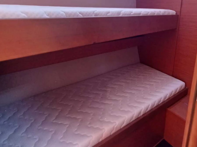 Wynajem Żaglowiec Dufour z patentem 