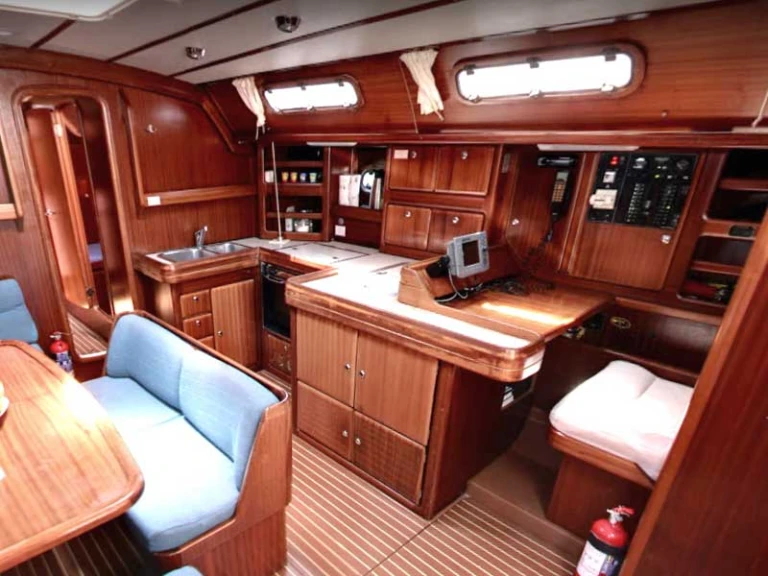 Wynajem Żaglowiec Bavaria z patentem 