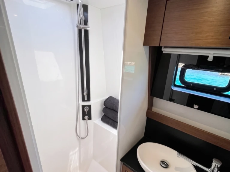 Wynajmij Katamaran z lub bez skippera Nautitech w Alimos