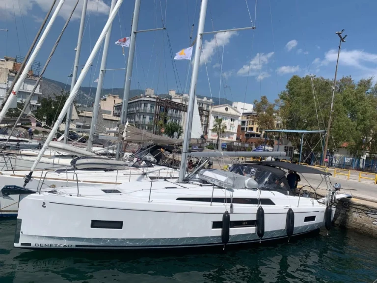 Żaglowiec do wynajmu w Volos w najlepszej cenie