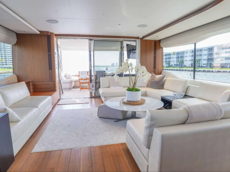 Wynajem Luksusowy jacht w Nassau - Princess, UK RECORD YEAR