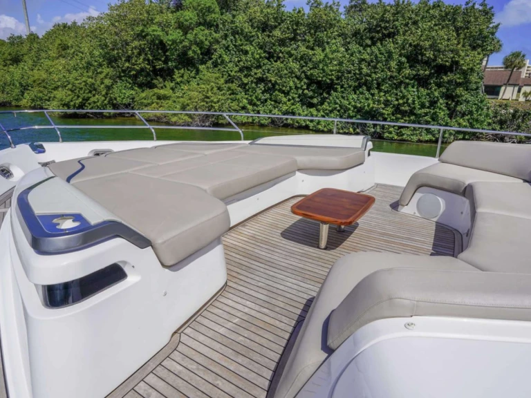 Wynajem Luksusowy jacht w Nassau - Princess, UK RECORD YEAR