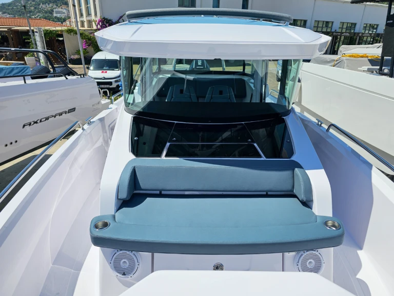 Wynajmij Axopar Axopar 29 XC Cross Cabin w Donji Seget