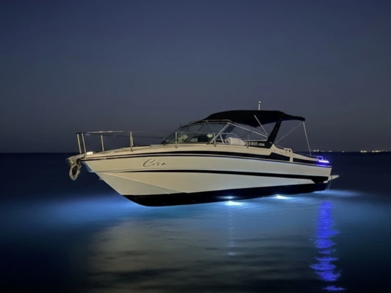 Rio Rio 680 Cabin między profesjonalistami a osobami prywatnymi w Torre Annunziata