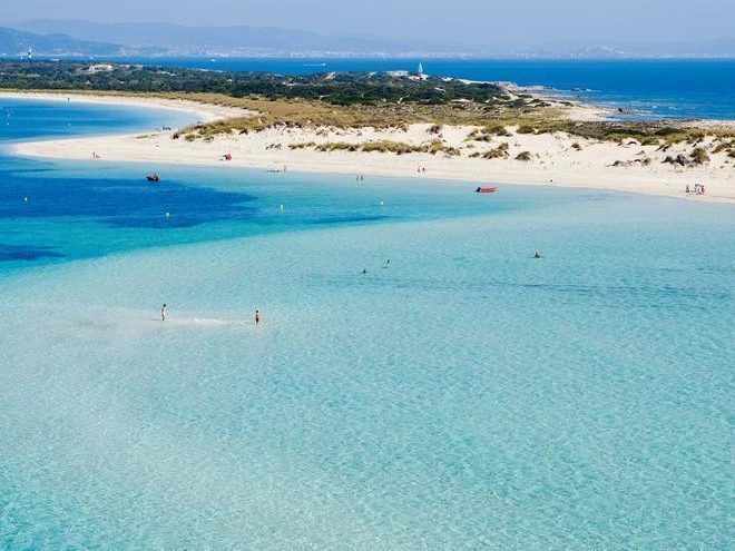 Chaparral 246 między profesjonalistami a osobami prywatnymi w Sant Antoni de Portmany