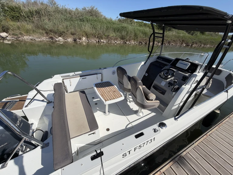 Motorówka do wynajmu w Pérols w najlepszej cenie