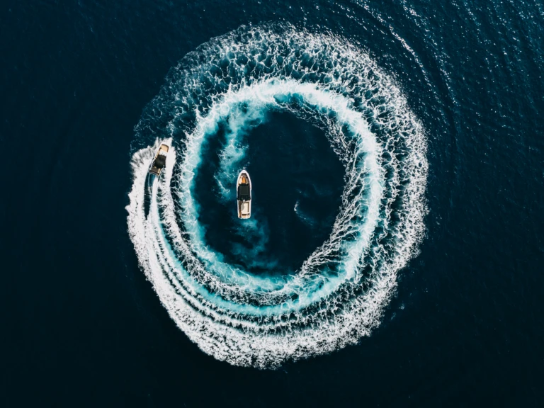 Wynajmij Alesta Raptor Excursion w Mílos