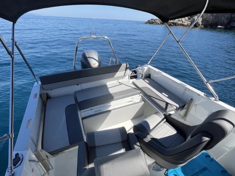 Wynajem łodzi Jeanneau Cap Camarat 6.5 WA Serie 3 w Dubrownik na SamBoat 
