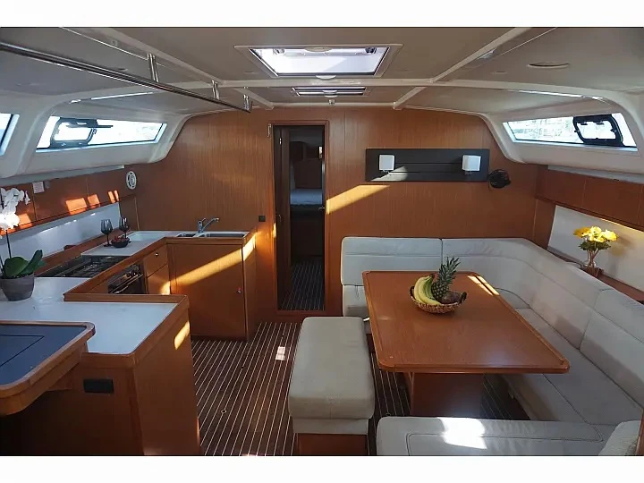 Wynajem łodzi Bavaria Bavaria Cruiser 51 (5 cab.) w Alimos na SamBoat 
