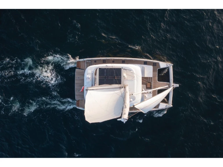 Wynajmij Katamaran z lub bez skippera Sunreef w Kastel Gomilica