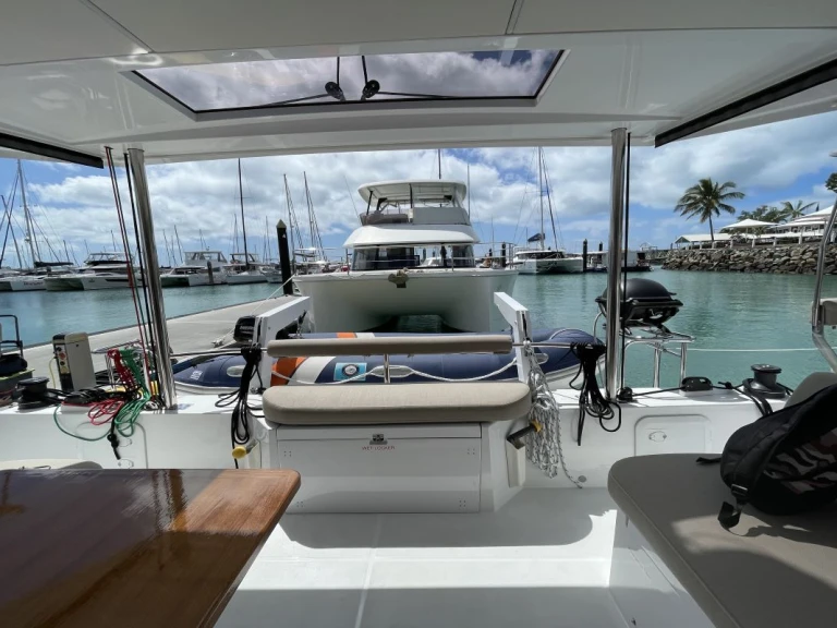 Katamaran do wynajmu w Anse Marcel w najlepszej cenie