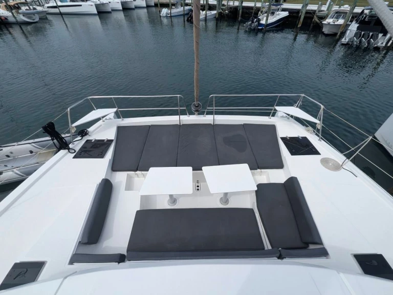 Wynajem Katamaran Bali z patentem 