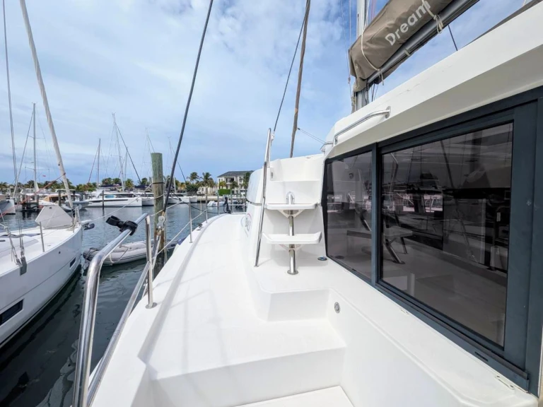 Wynajmij Katamaran z lub bez skippera Bali w Le Marin