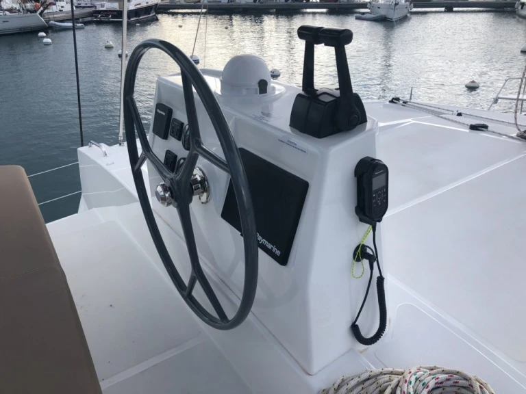 Wynajmij Katamaran z lub bez skippera Bali w Le Marin