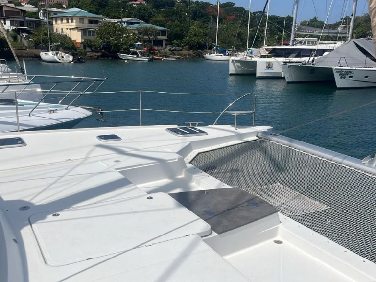 Wynajmij Fountaine Pajot Saba 50 w Parham Town