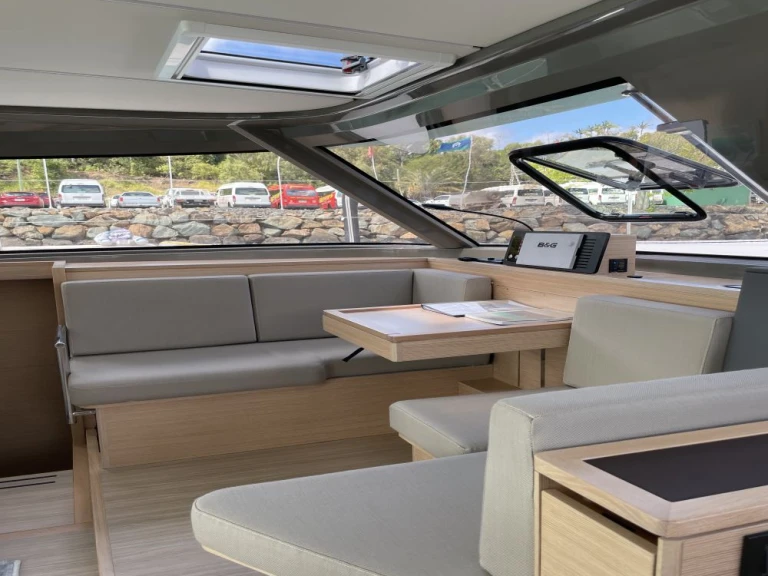 Katamaran do wynajmu w Anse Marcel w najlepszej cenie