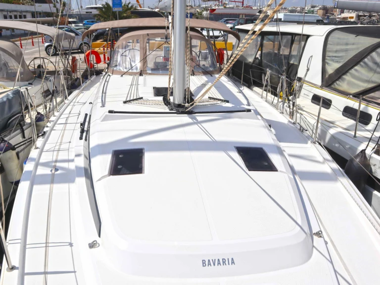 Wynajem Żaglowiec Bavaria z patentem 