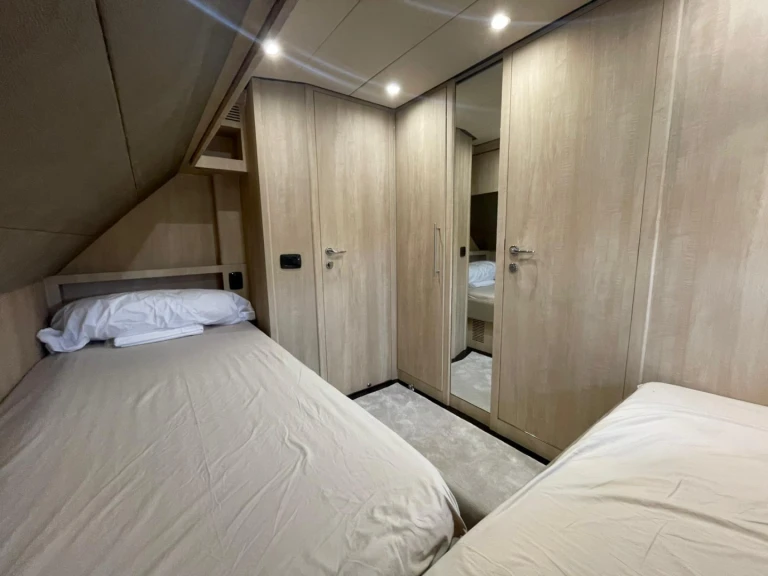 Wynajmij Luksusowy jacht z lub bez skippera Bayliner w Cefalù