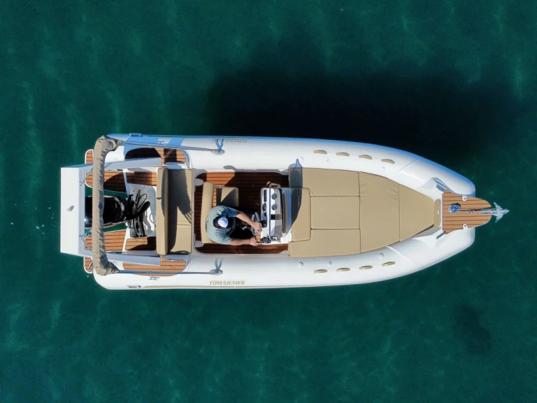 Wynajem w Old port of Corfu- Tomahawk VIP 2026 na SamBoat