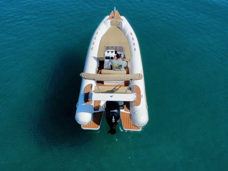 Wynajem łodzi Tomahawk VIP 2026 w Old port of Corfu na SamBoat 