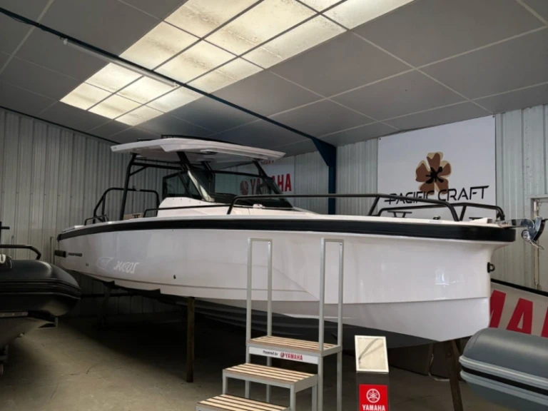 Axopar 29 Sun Top między profesjonalistami a osobami prywatnymi w La Trinité-sur-Mer