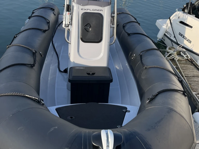 Wynajmij Łódż półsztywna z lub bez skippera Bombard w Quiberon