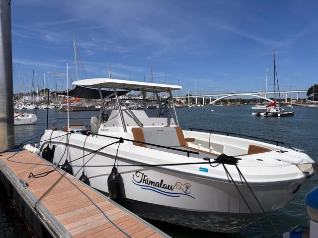 Wynajem Motorówka Bénéteau z patentem 