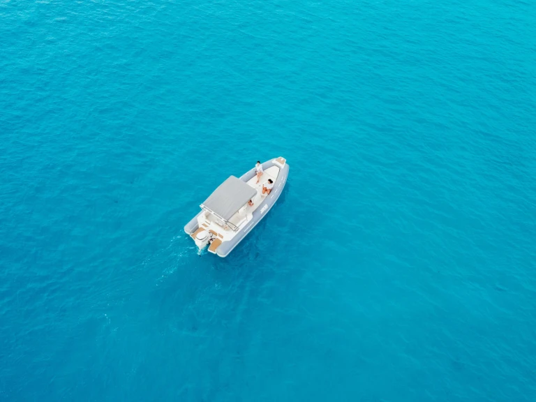 Wynajem łodzi Zodiac Medline 850 w Santa Eularia des Riu na SamBoat 