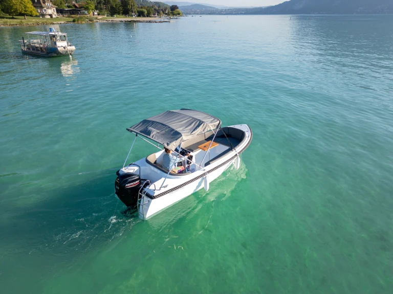 Wynajmij boatbuilding motor yacht boatbuilding motor yacht valory 555 w Vieux Port de Cannes