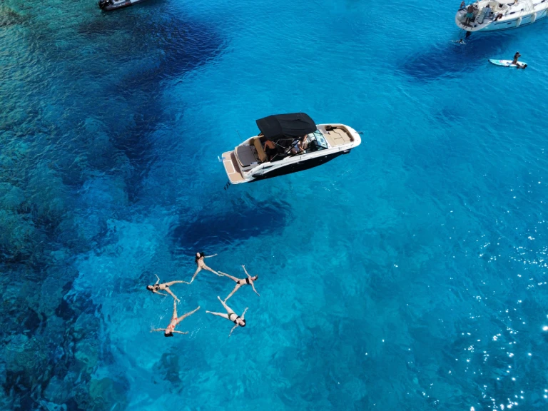 Motorówka do wynajmu w Mílos w najlepszej cenie