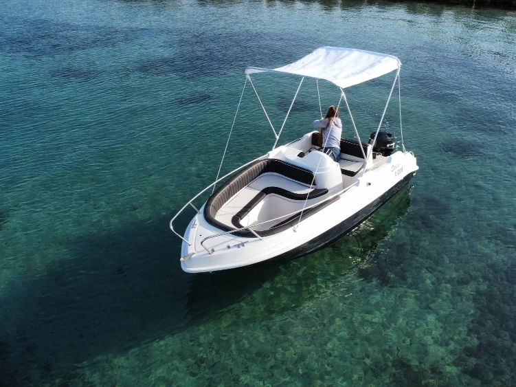 Wynajem łodzi Cannes tanio stella