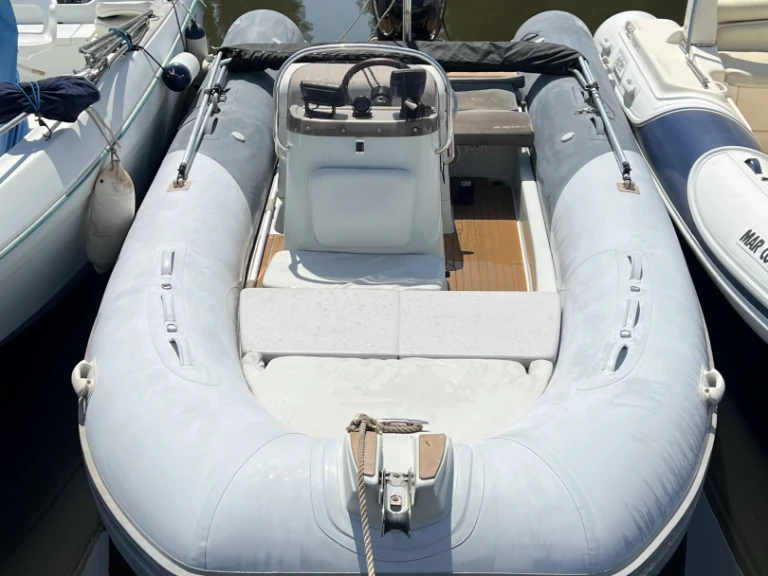 Wynajem łodzi Zodiac Medline 580 Limited Edition w Hyeres na SamBoat 