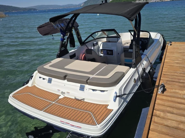 Wynajmij Motorówka z lub bez skippera Bayliner w Annecy