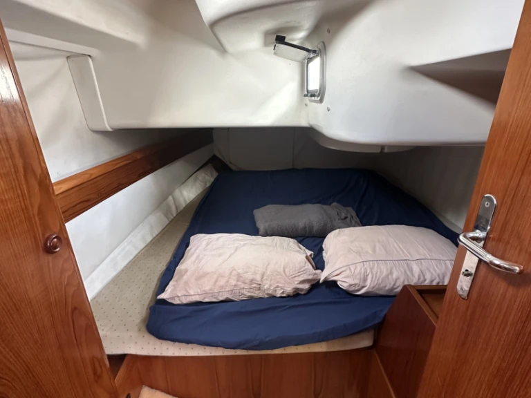 Jeanneau Sun Odyssey 34.2 między profesjonalistami a osobami prywatnymi w La Turballe