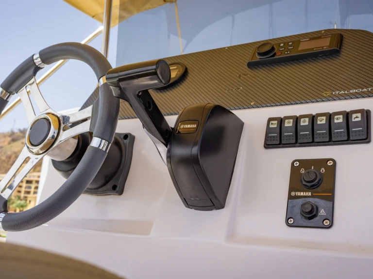 Wynajem łodzi Altea tanio Predator 600P