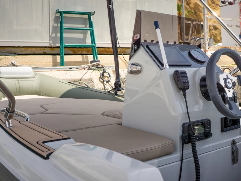 Wynajmij Italboats Stingher 380FR w Altea