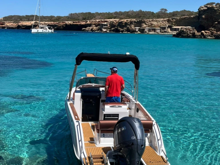 Motorówka do wynajmu w Sant Antoni de Portmany w najlepszej cenie