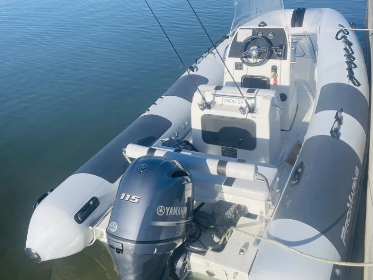 Łódż półsztywna do wynajmu w La Trinité-sur-Mer w najlepszej cenie