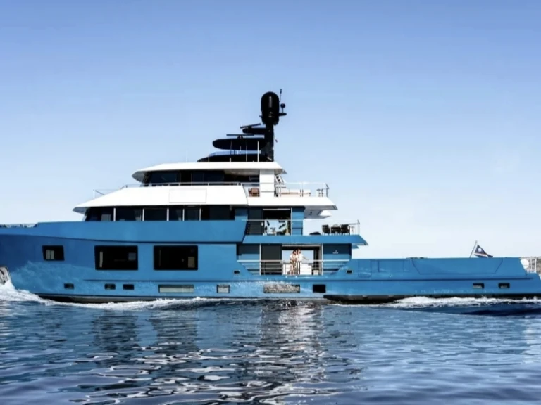 Wynajem łodzi Saint-Tropez tanio First 45