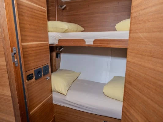 Elan Impression 50.1 między profesjonalistami a osobami prywatnymi w Sibenik