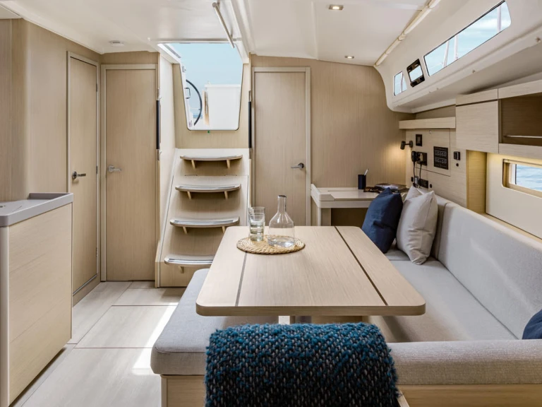 Wynajmij Bénéteau Oceanis 40.1 w Parham Town