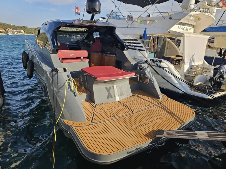 Luksusowy jacht do wynajmu w Biograd na Moru w najlepszej cenie