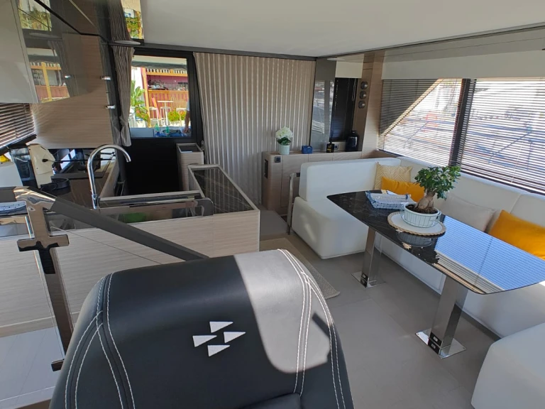 Wynajem Motorówka w Castellammare di Stabia - Prestige Prestige M48