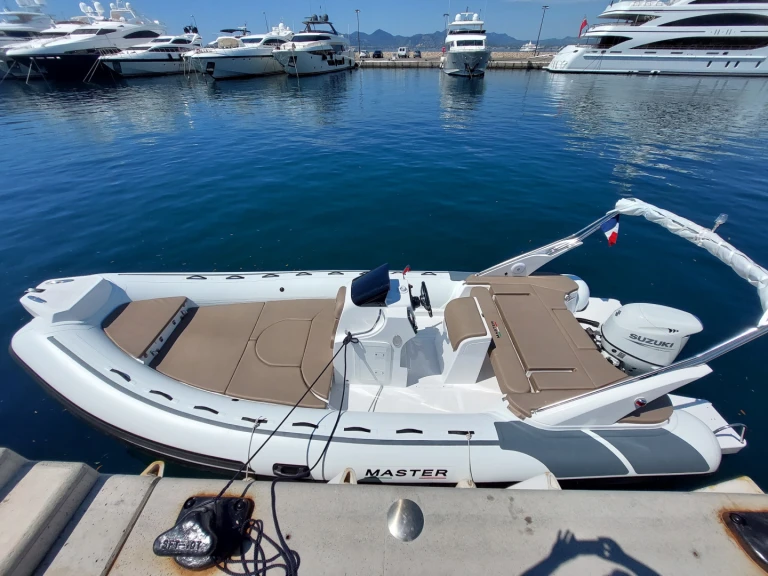 Wynajmij Łódż półsztywna z lub bez skippera Master w Mandelieu-la-Napoule