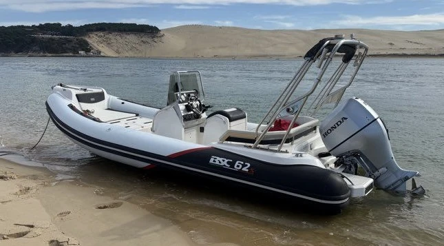 Łódż półsztywna do wynajmu w Lège-Cap-Ferret w najlepszej cenie