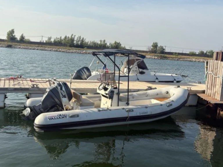 Wynajem Łódż półsztywna w Carnon-Plage - Valiant DR 570