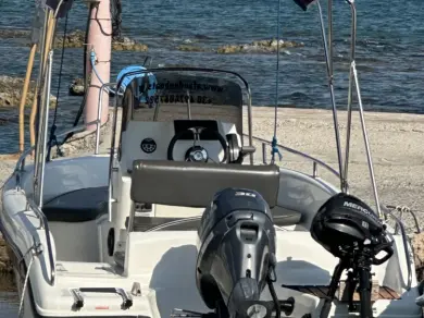 Wynajem Motorówka Poseidon z patentem 