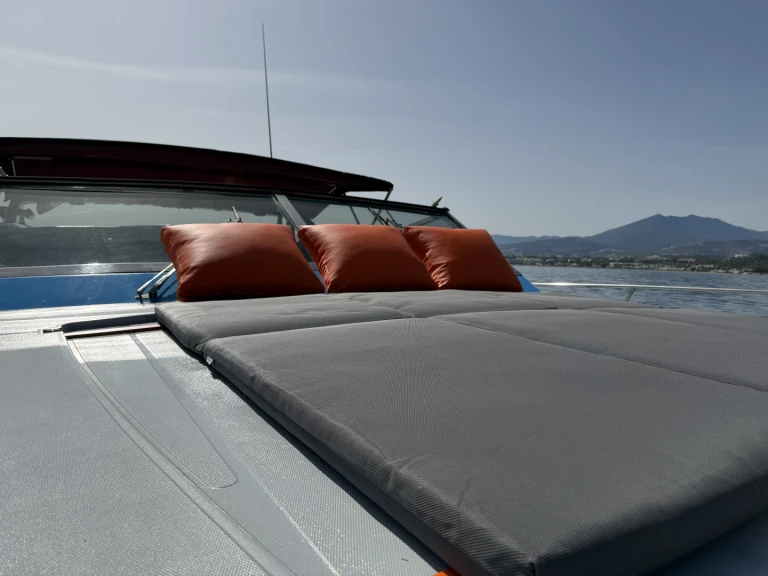 Wynajmij Ferretti Altura 47 w Marbella