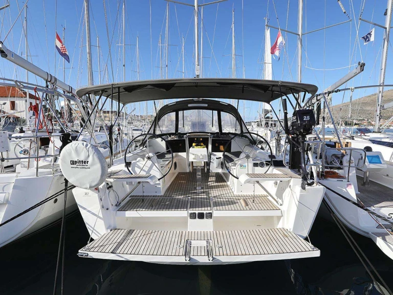 Wynajem łodzi Dufour Dufour 382 Grand Large w Pula na SamBoat 