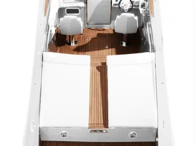 Wynajem Motorówka Frauscher z patentem 